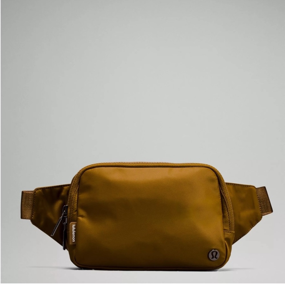 Brand new lululemon belt bag large